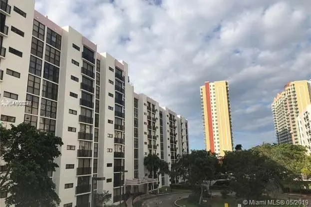 16909 N Bay Rd # 1009, Sunny Isles Beach FL 33160