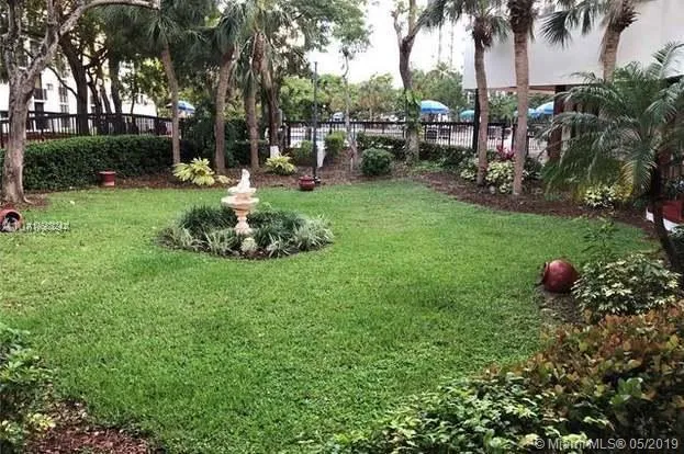 16909 N Bay Rd # 1009, Sunny Isles Beach FL 33160
