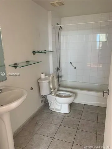 2 bedroom 2 bath for rent at 1 Glen Royal Pkwy # 711, Miami FL 33125
