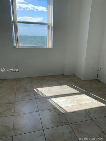 1 Glen Royal Pkwy # 711, Miami FL 33125