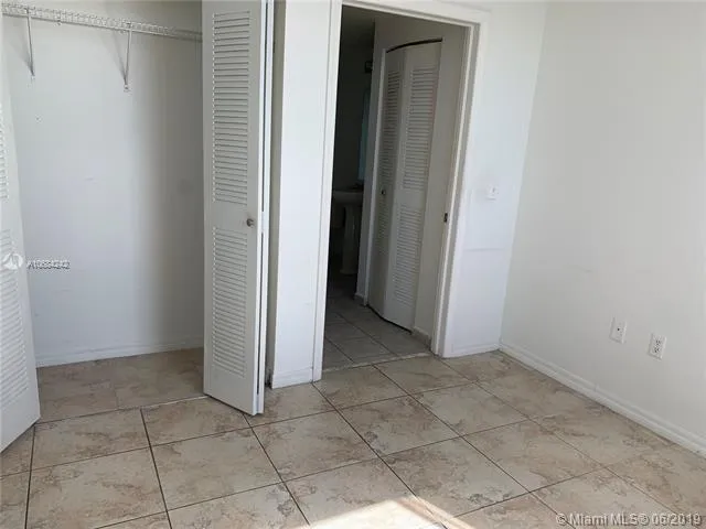 1 Glen Royal Pkwy # 711, Miami FL 33125