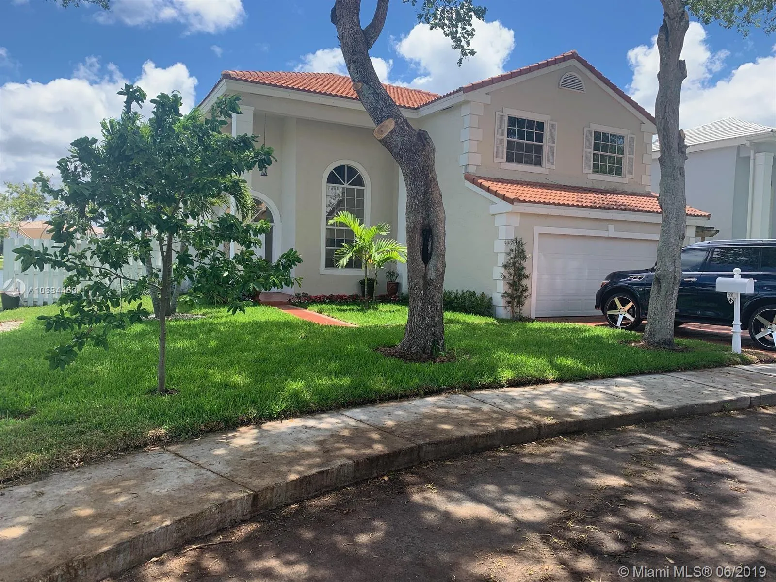 600 Lakeshore Ter, Davie FL 33325