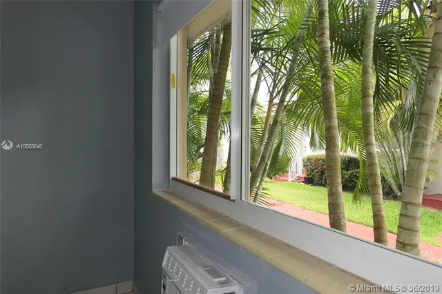 2160 Bay Dr # 11, Miami Beach FL 33141