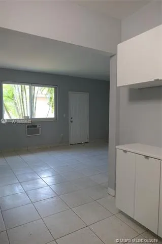 2160 Bay Dr # 11, Miami Beach FL 33141