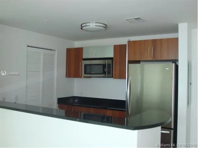 2 bedroom 2 bath for sale at 300 S Biscayne Blvd # 1606, Miami FL 33131
