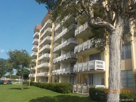 1 bedroom 1 bath for rent at 15600 NW 7th Ave # 116, Miami FL 33169