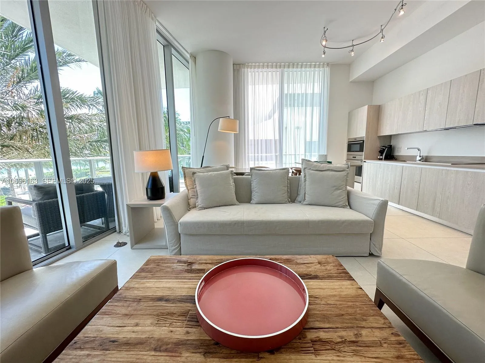 1 bedroom 1 bath for rent at 4111 S OCEAN DR # 205, Hollywood FL 33019