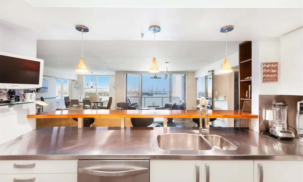 1800 Sunset Harbour # 1612, Miami Beach FL 33139