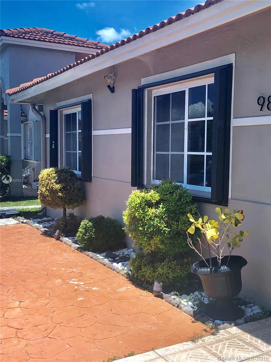 9871 NW 123rd Ter, Hialeah Gardens FL 33018