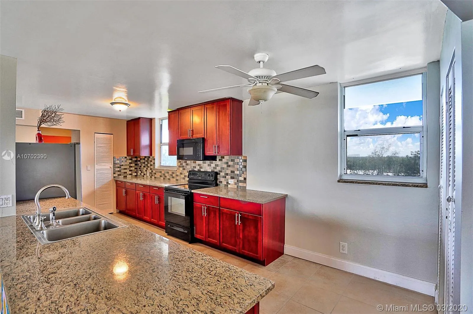 3703 NE 166th St # 602, North Miami Beach FL 33160