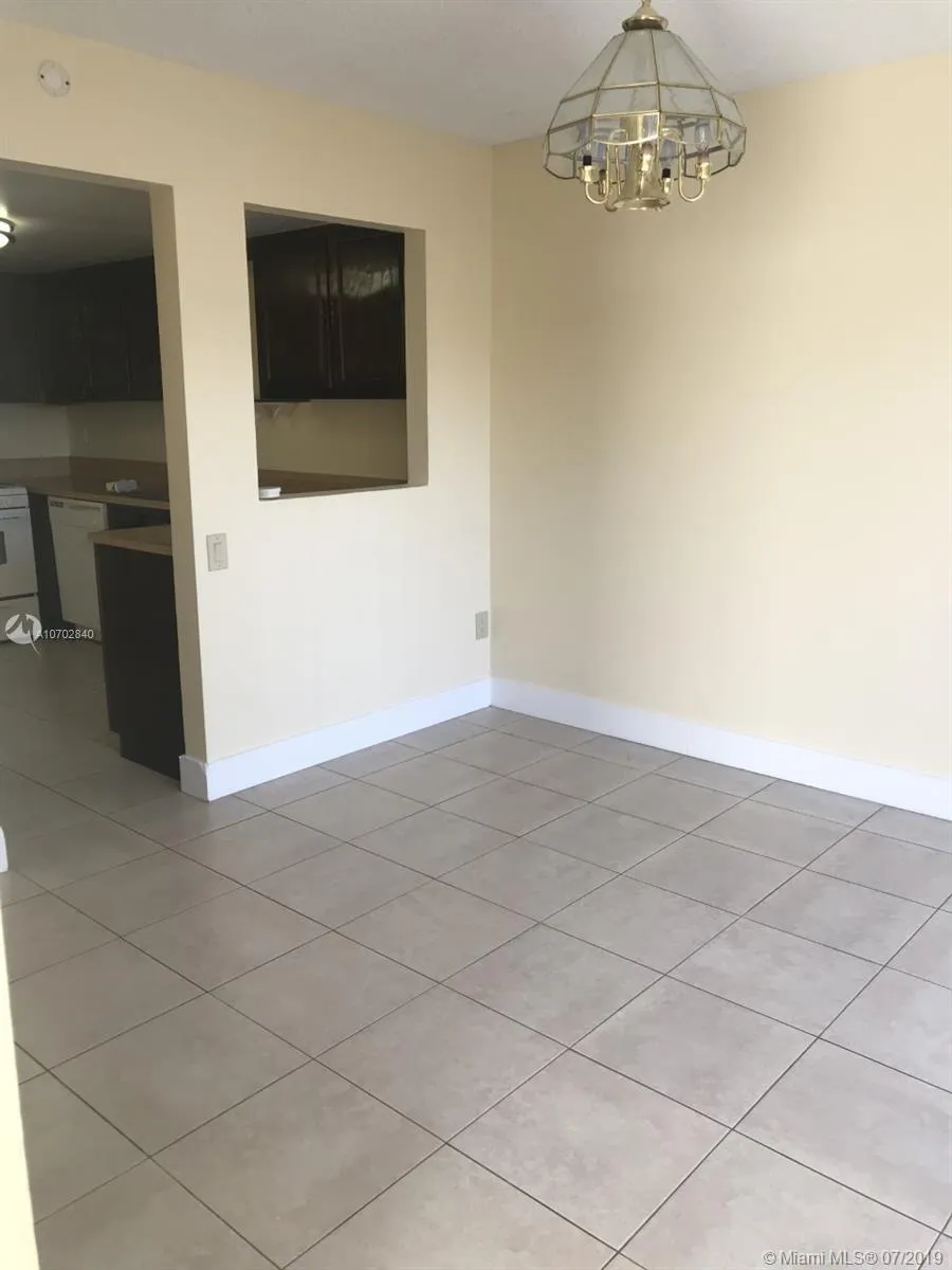 11500 SW 64th St # f, Miami FL 33173