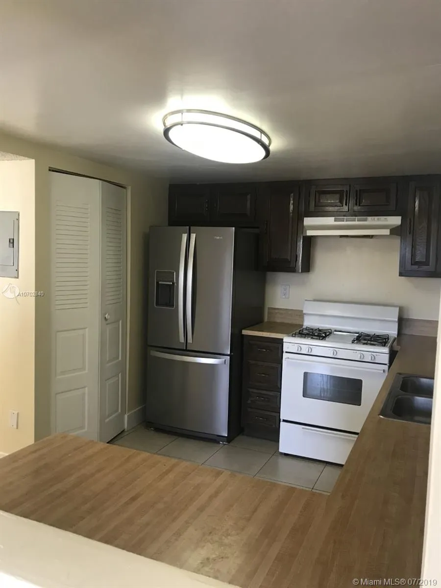 11500 SW 64th St # f, Miami FL 33173