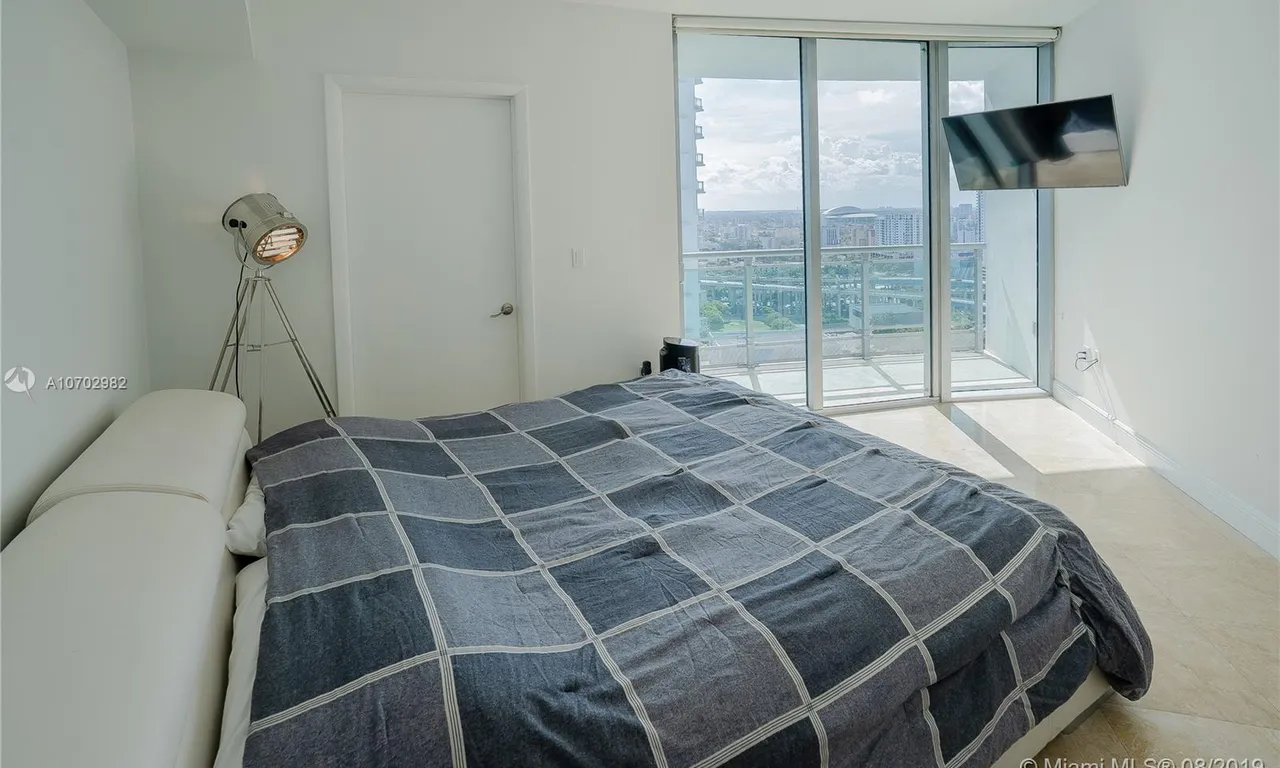 350 S Miami Ave # 2714, Miami FL 33130