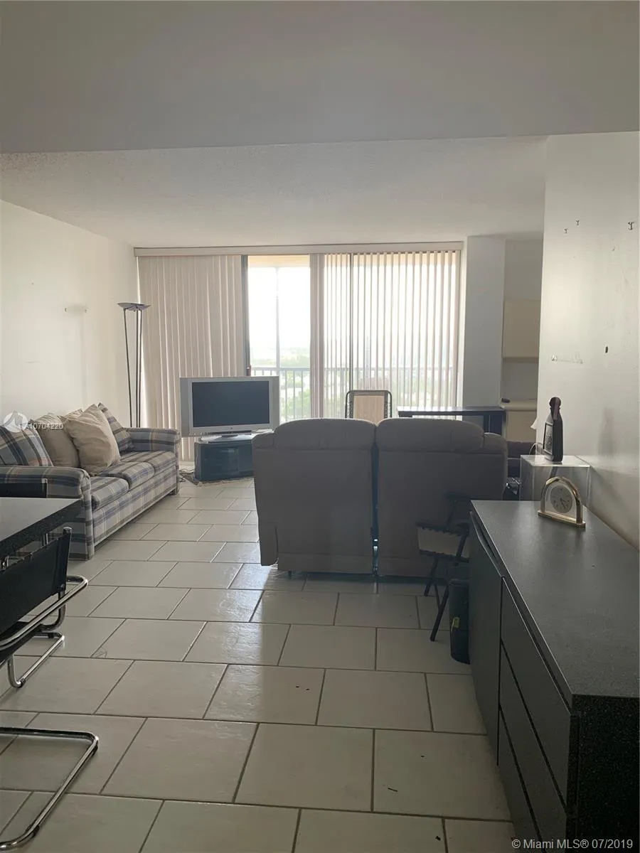 2 bedroom 2 bath for sale at 20335 W Country Club Dr # 1502, Aventura FL 33180