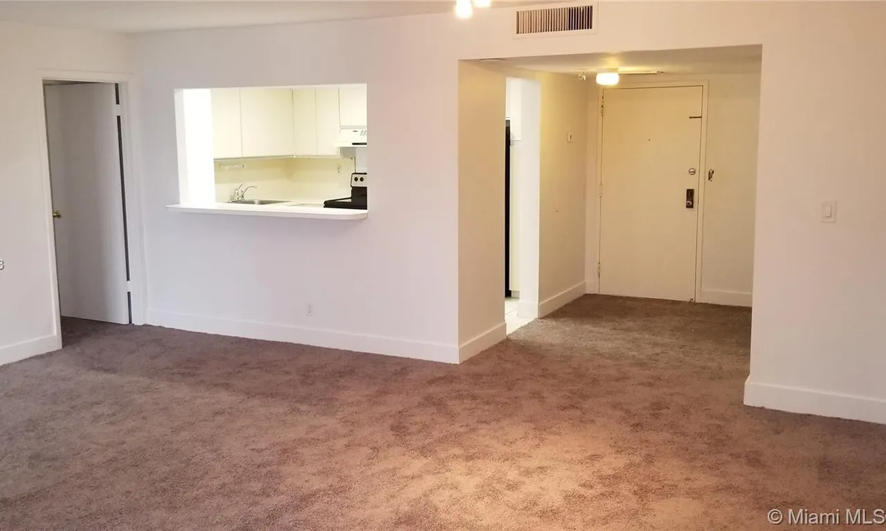 2 bedroom 2 bath for sale at 18151 NE 31st Ct # 1404, Aventura FL 33160