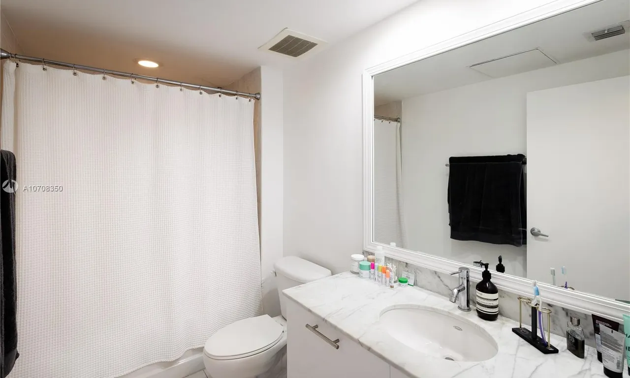 951 Brickell Ave # 2103, Miami FL 33131