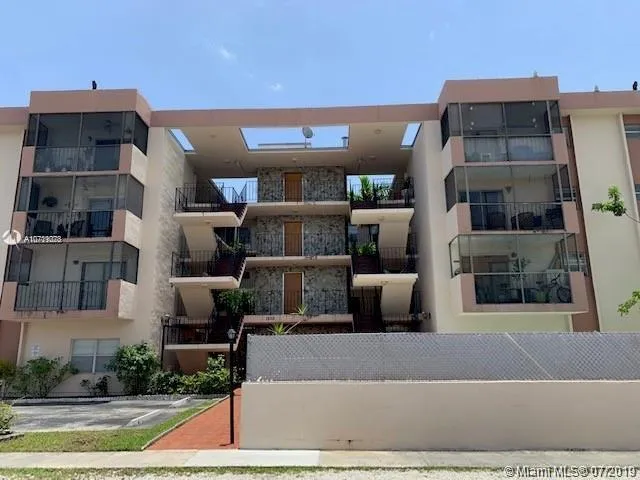 1 bedroom 1 bath Residential Lease for rent at 1230 NE 139th St # 405, North Miami FL 33161