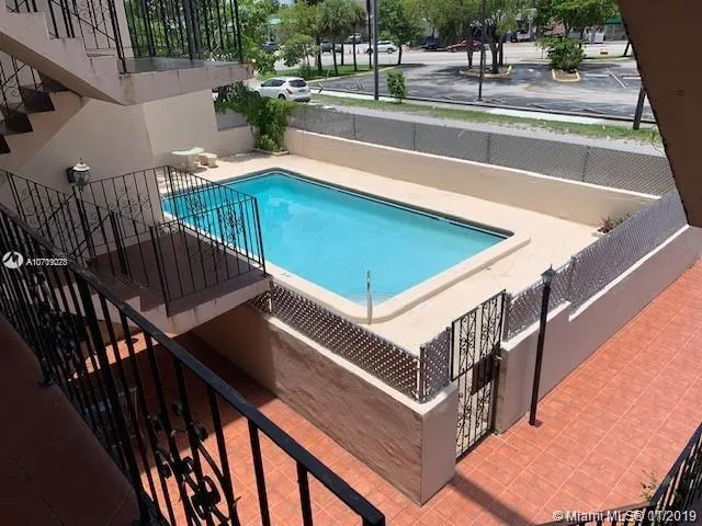 1230 NE 139th St # 405, North Miami FL 33161