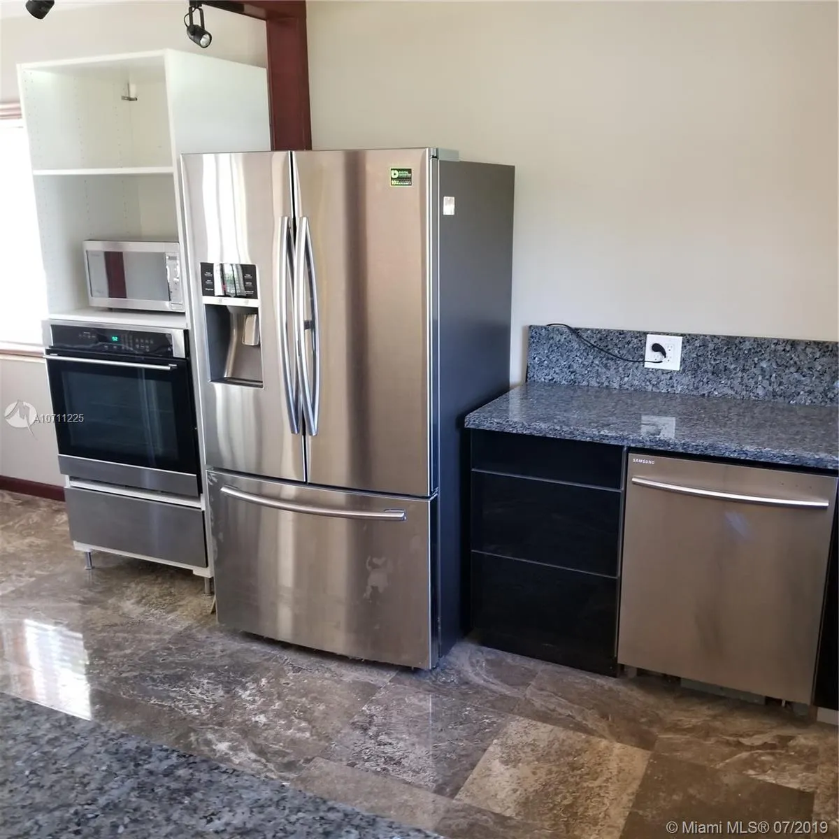 1923 Dewey St, Hollywood FL 33020