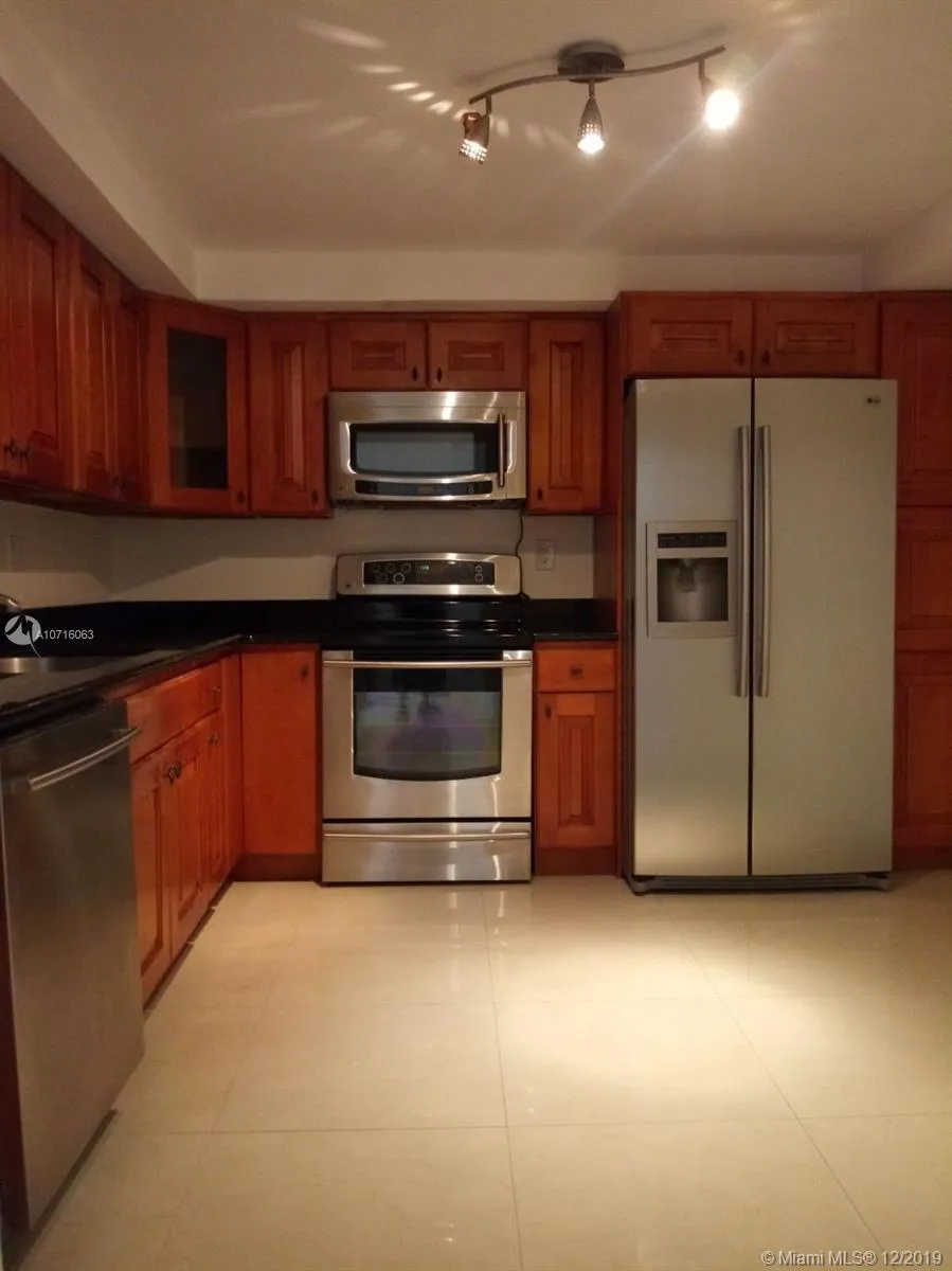 210 174th St # 305, Sunny Isles Beach FL 33160