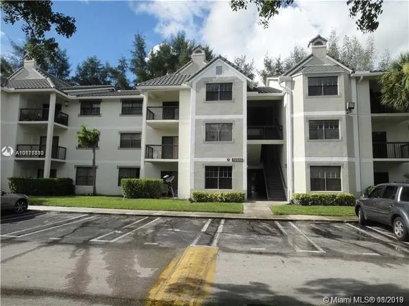 3 bedroom 2 bath for sale at 11233 W Atlantic Blvd # 203, Coral Springs FL 33071