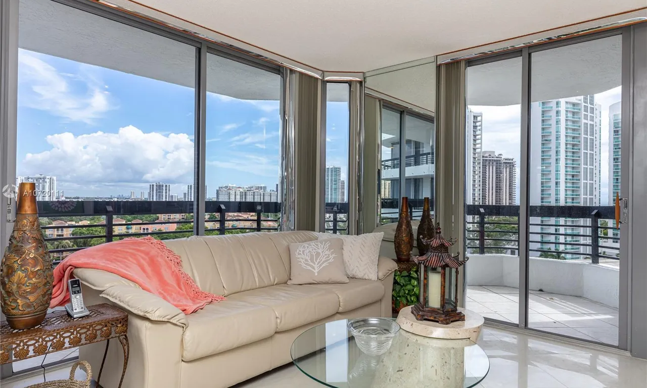 3500 Mystic Pointe Dr # 1205, Aventura FL 33180