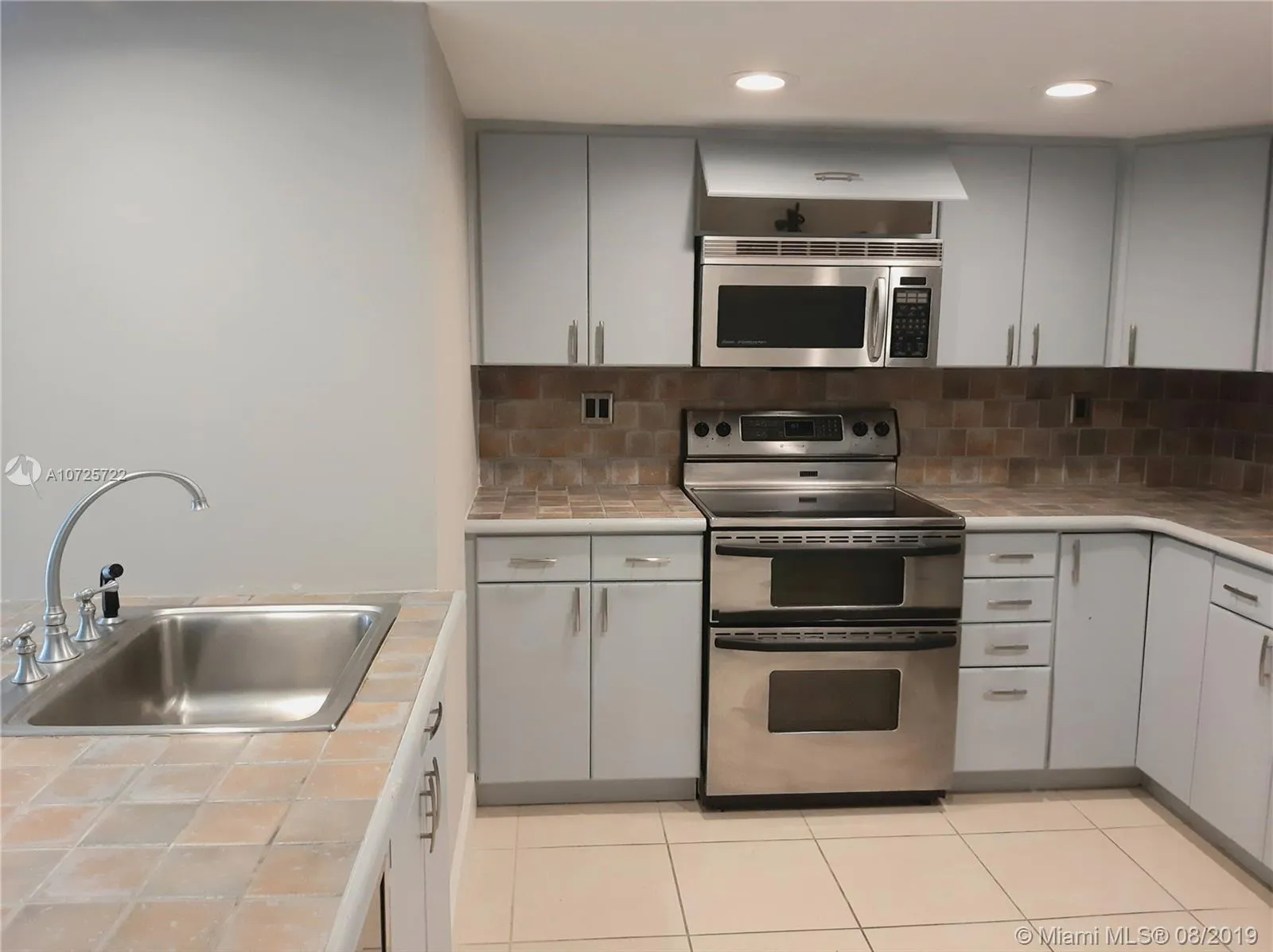 555 NE 15th St # 31J, Miami FL 33132