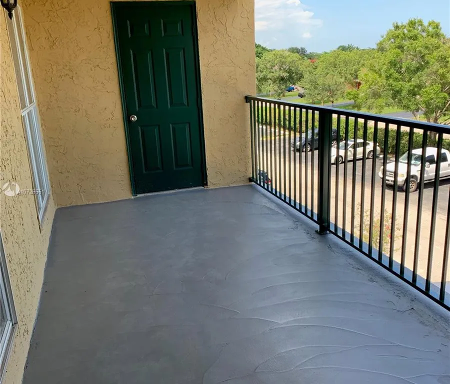 833 Riverside Dr # 830, Coral Springs FL 33071
