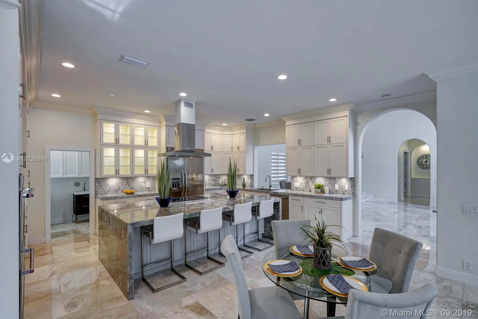 2481 Provence Cir, Weston FL 33327