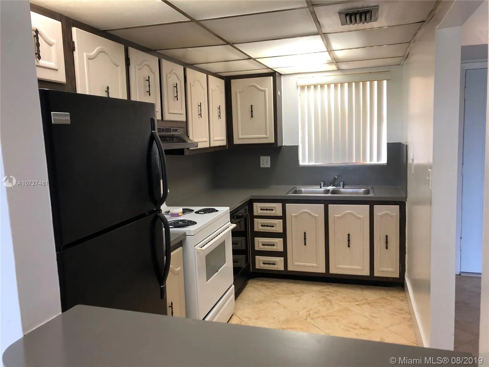 9351 Fontainebleau Blvd # B424, Miami FL 33172
