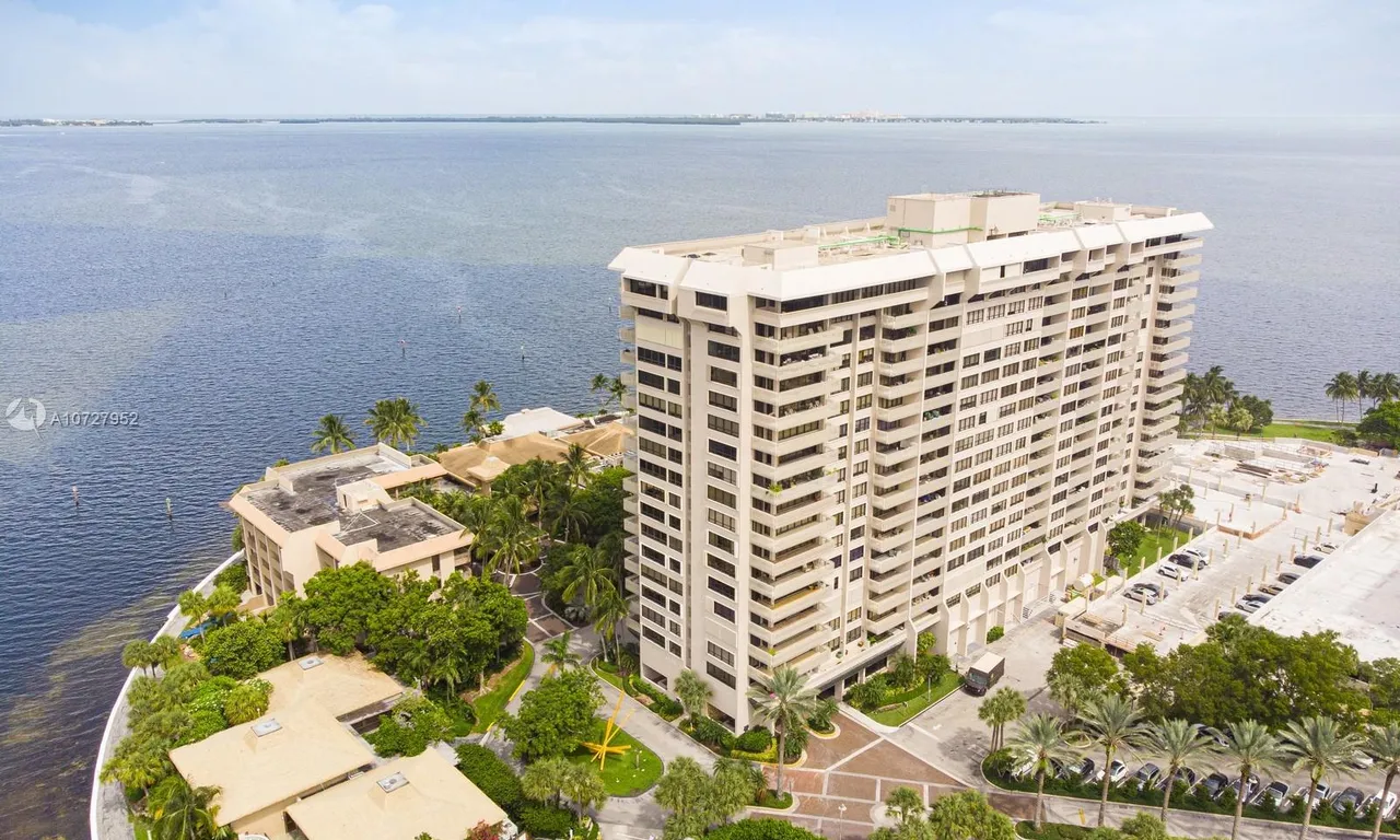 2 bedroom 2 bath for sale at 3 Grove Isle Dr # C208, Miami FL 33133