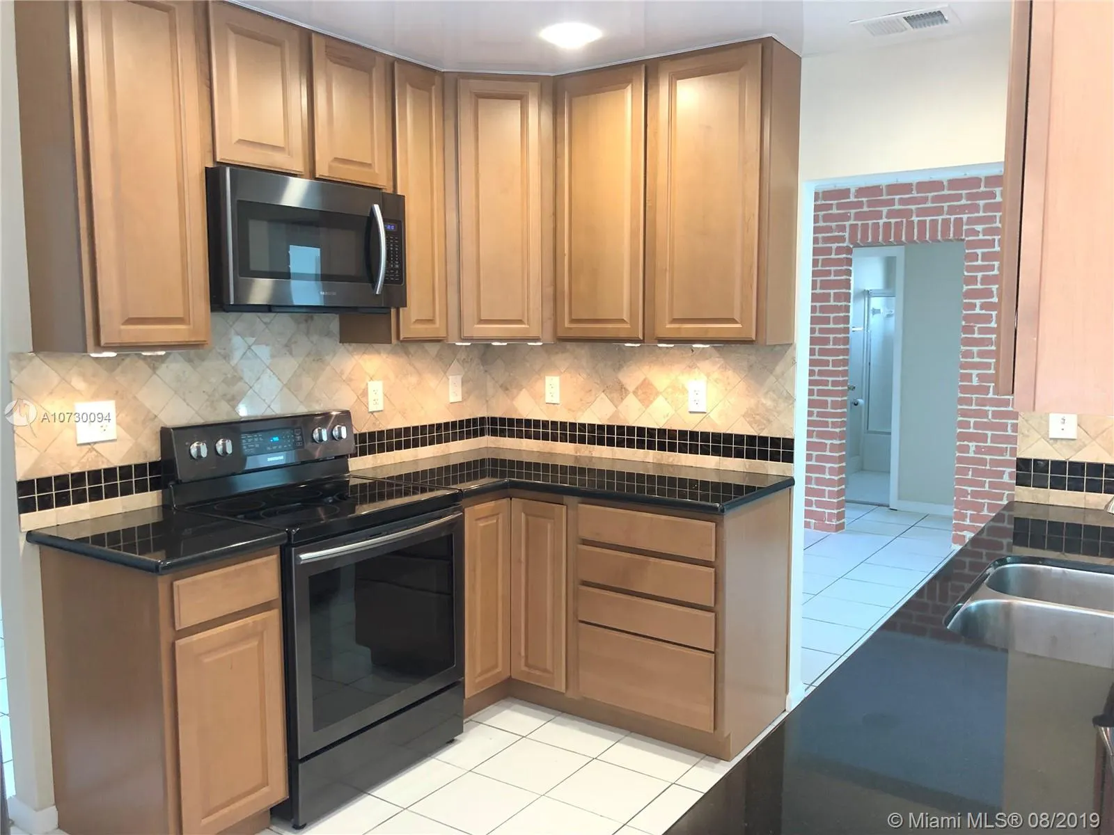 2031 NW 32nd St, Oakland Park FL 33309