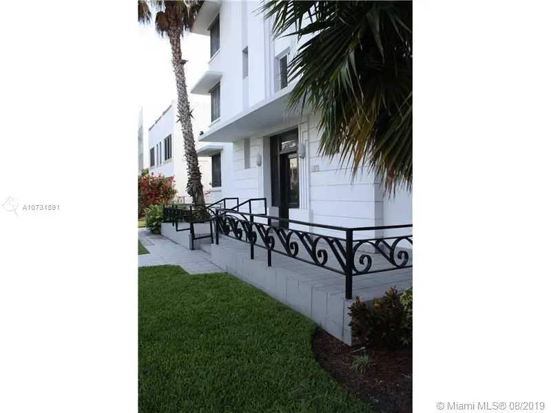 820 Euclid Ave # 106, Miami Beach FL 33139