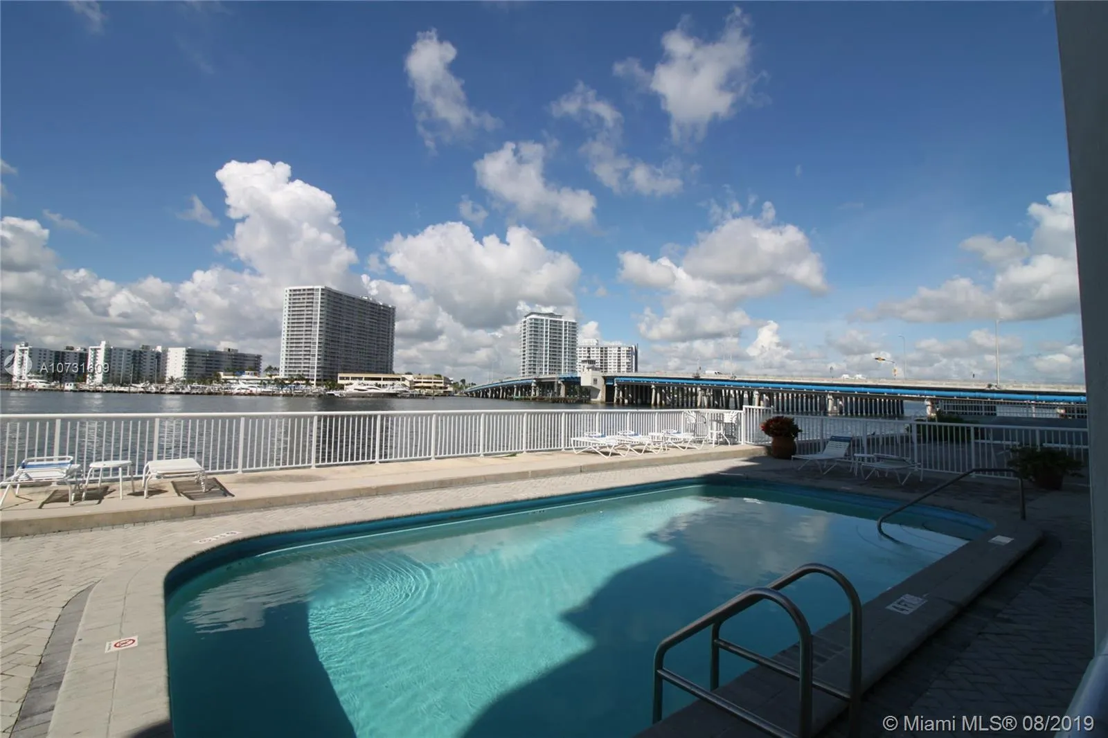 2016 Bay Dr # 403, Miami Beach FL 33141