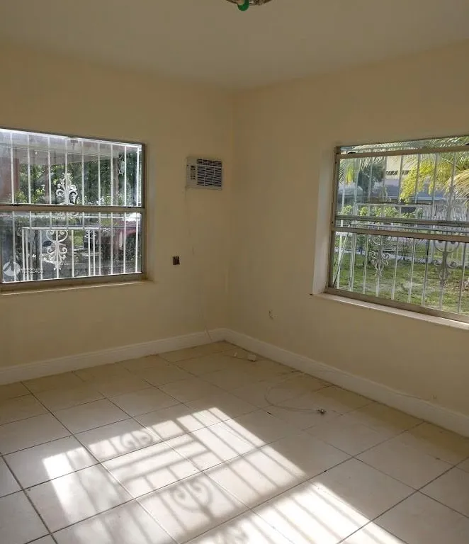 45 NW 127th St, North Miami FL 33168