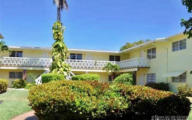 1501 Arthur St, Hollywood FL 33020