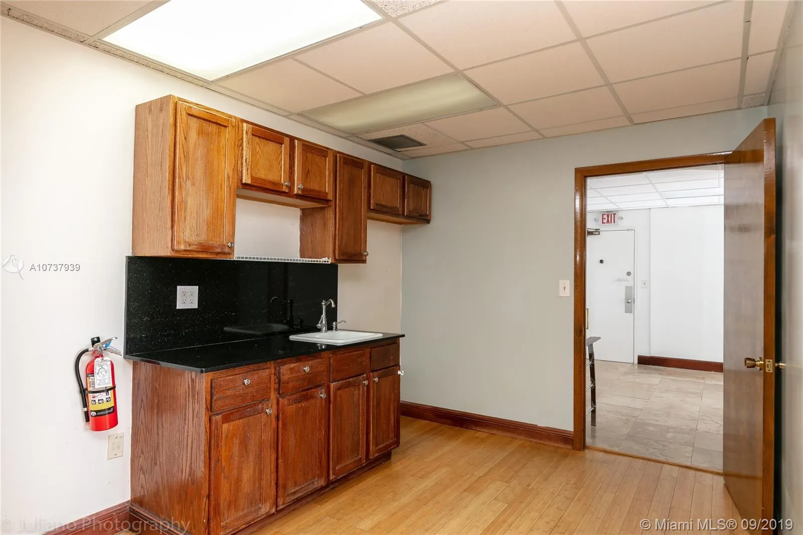 101 NW 167th St, North Miami Beach FL 33169