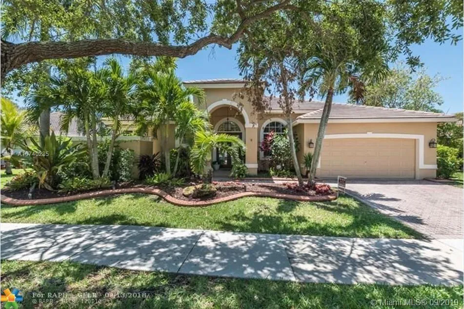 4 bedroom 3 bath for sale at 1209 Ginger Cir, Weston FL 33326