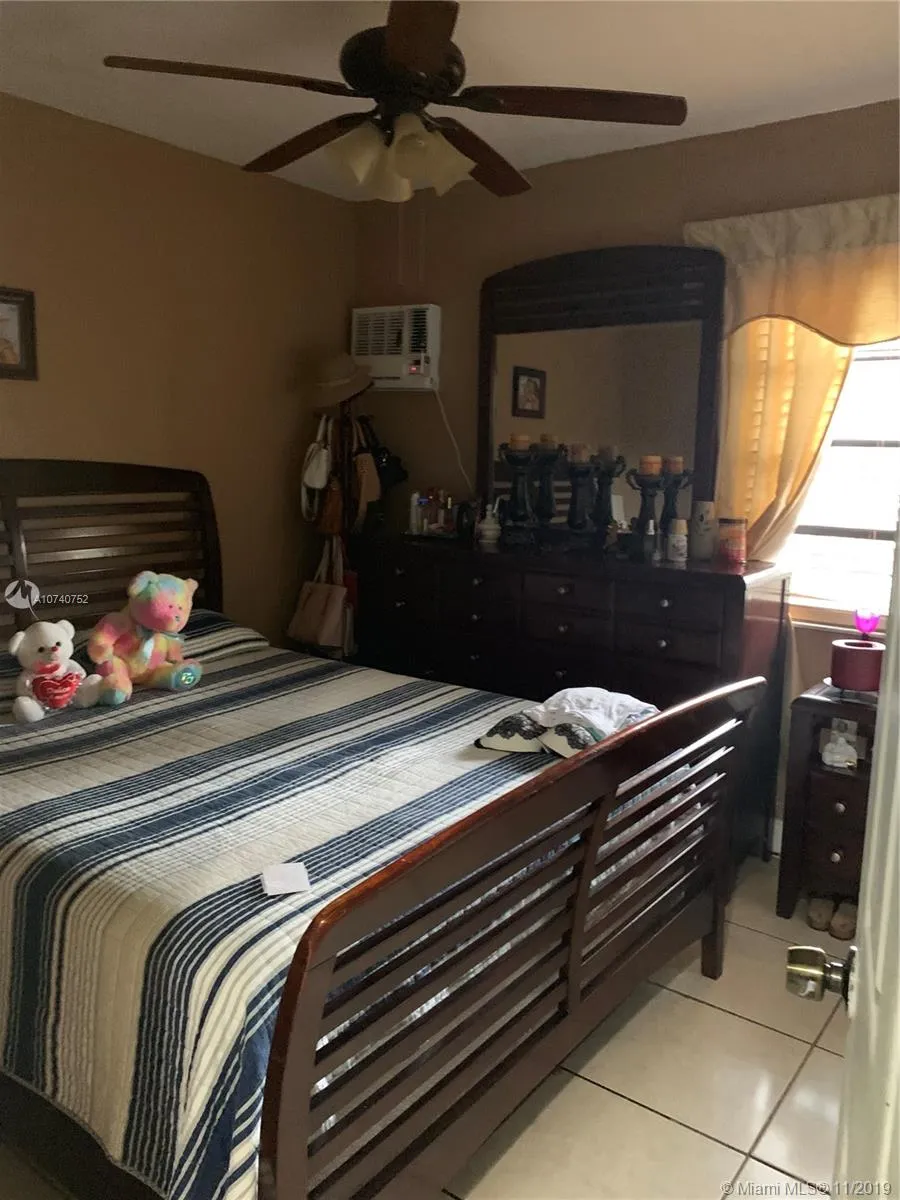 55 SW 60th Ct, Miami FL 33144