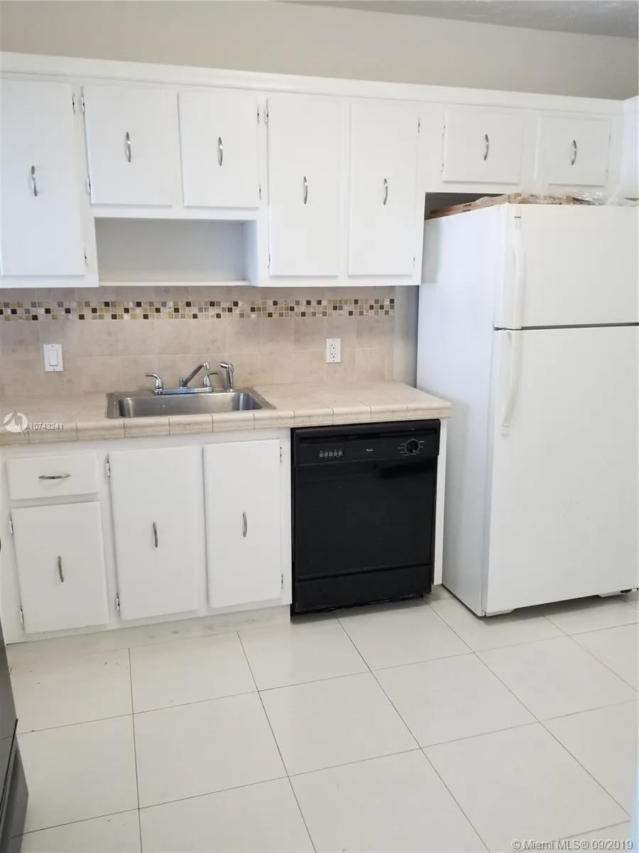 20100 W Country Club Dr # 03, Aventura FL 33180