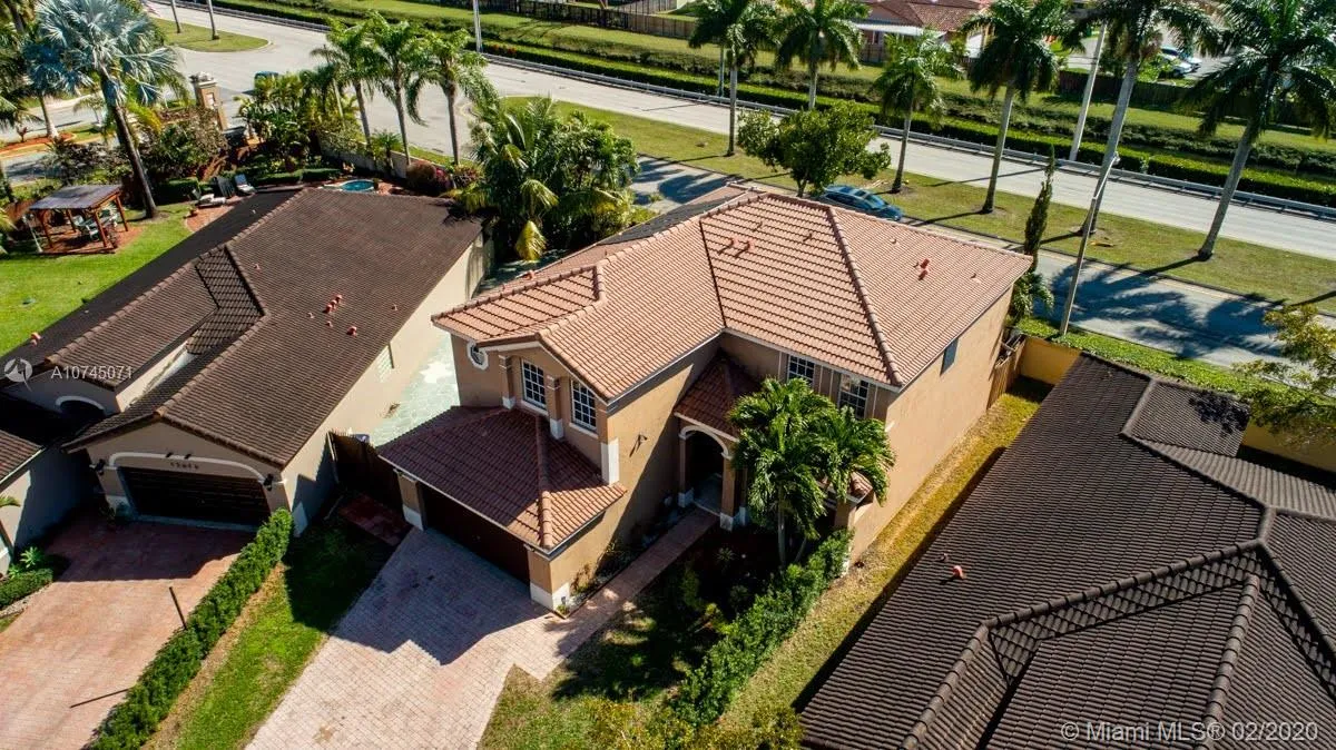 15422 SW 41st Ter, Miami FL 33185