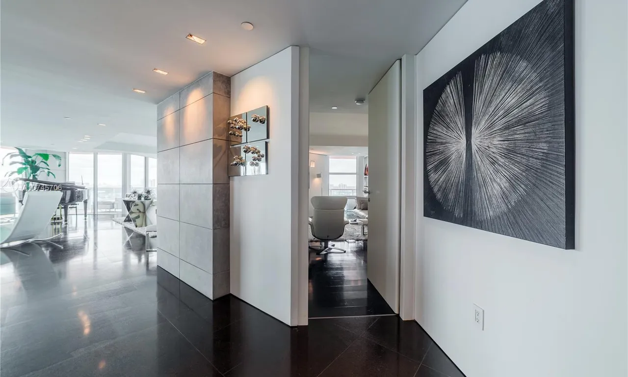 3370 Hidden Bay Dr # 2713, Aventura FL 33180