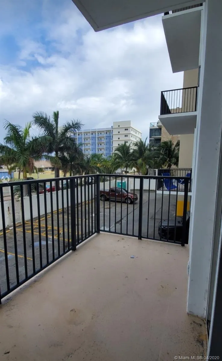 2101 S Ocean Dr # 205, Hollywood FL 33019