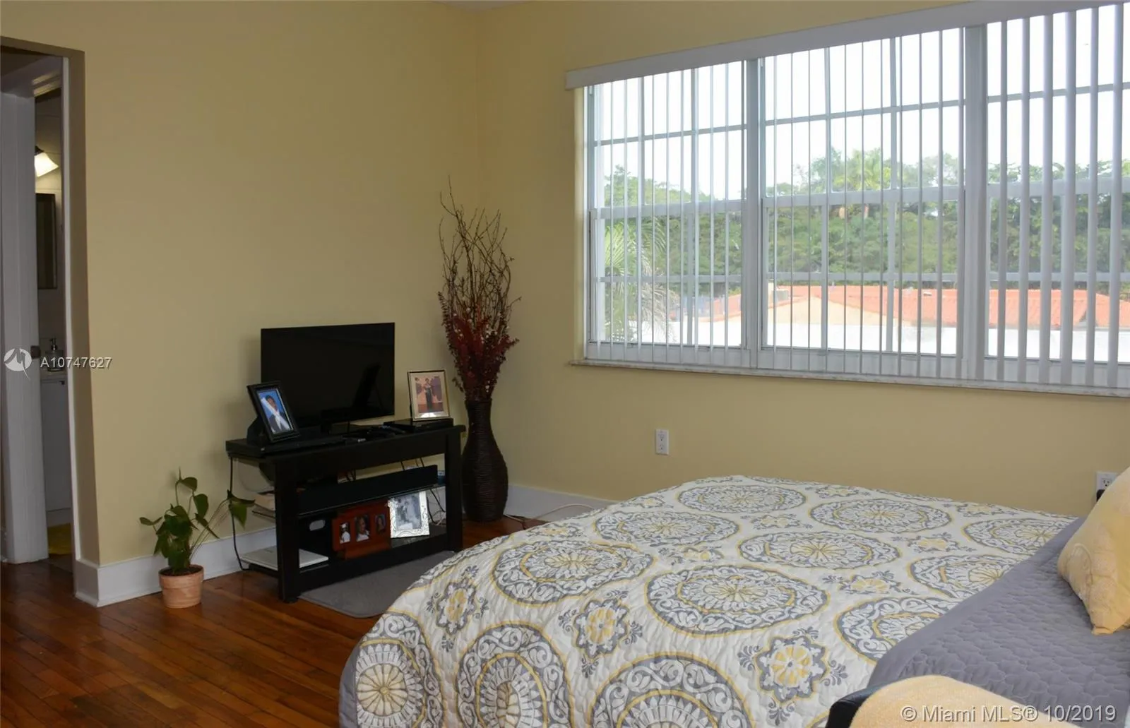 11520 NE 6th Ave, Biscayne Park FL 33161