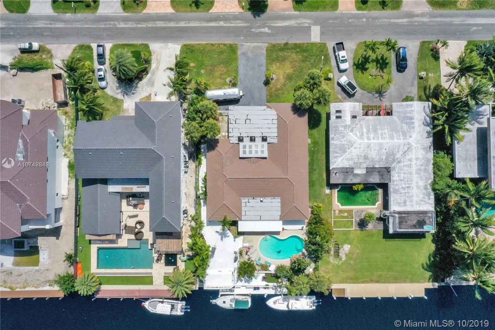 460 Holiday Dr, Hallandale Beach FL 33009