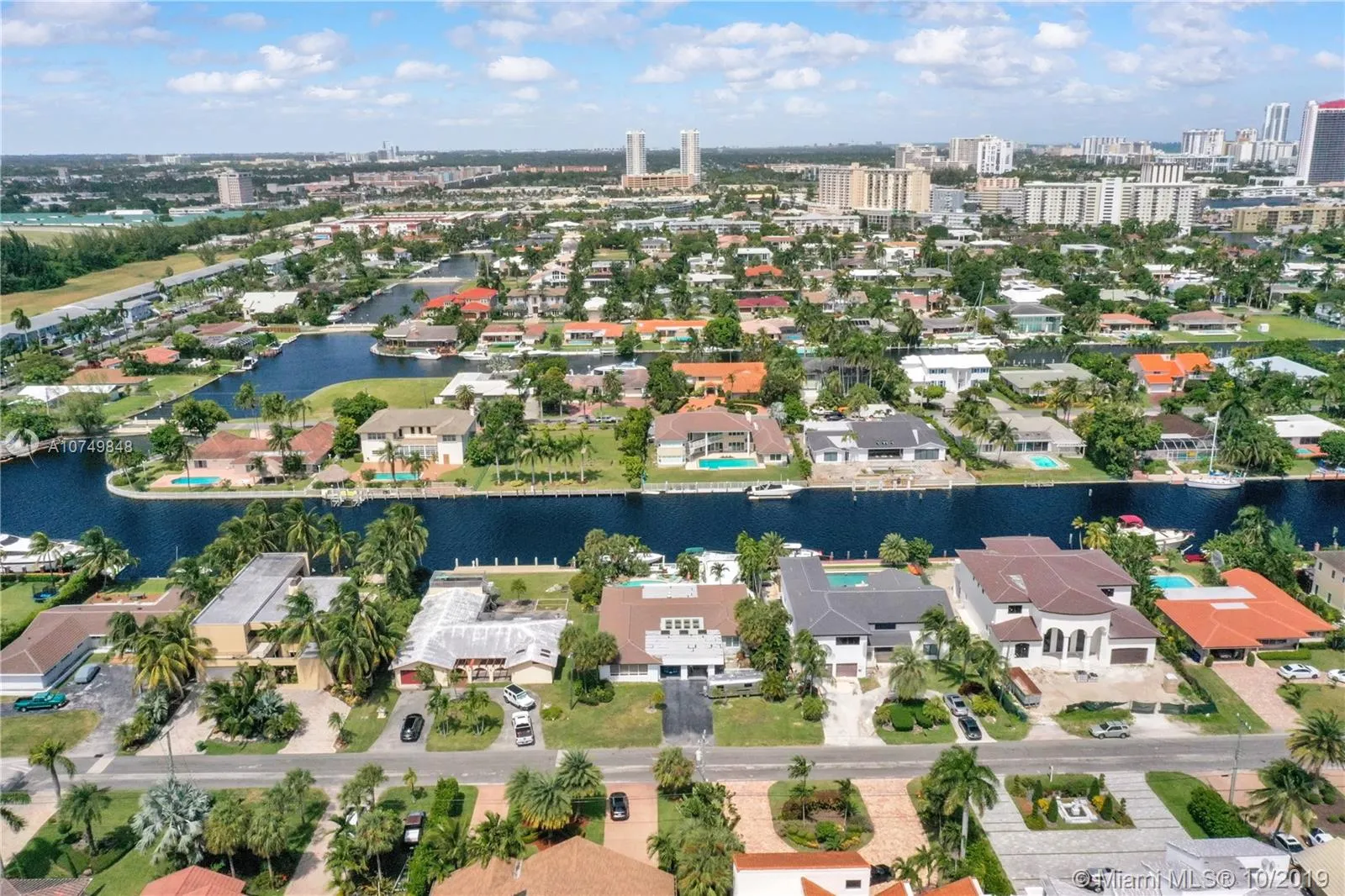 460 Holiday Dr, Hallandale Beach FL 33009