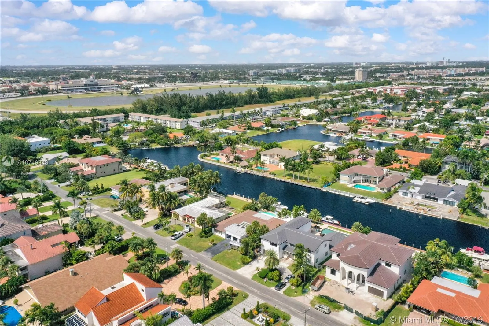 460 Holiday Dr, Hallandale Beach FL 33009