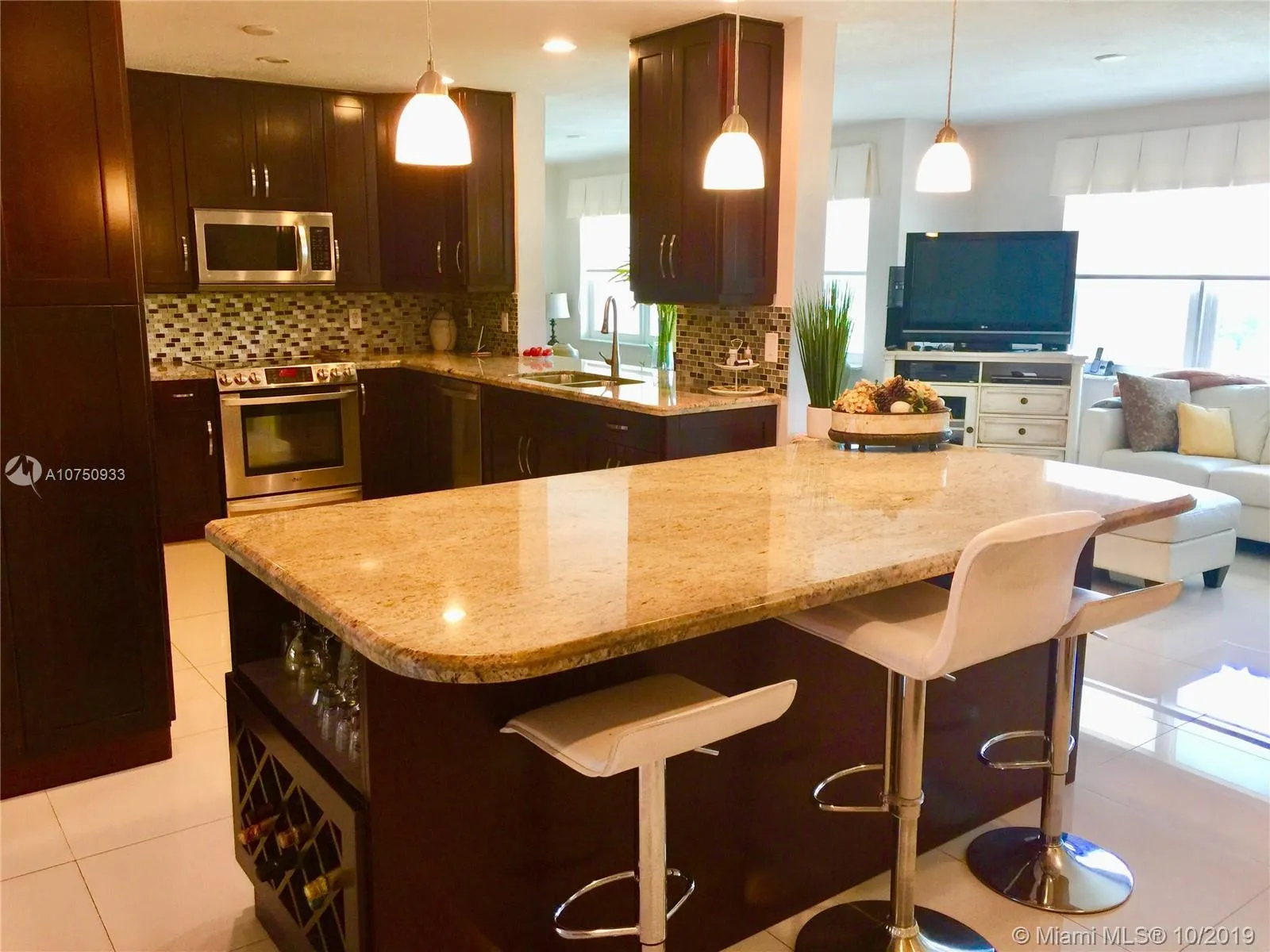 3 bedroom 2 bath for sale at 215 SE 3rd Ave # 501C, Hallandale Beach FL 33009