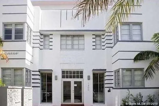 2 bedroom 2 bath for sale at 1600 Euclid Ave # 105, Miami Beach FL 33139