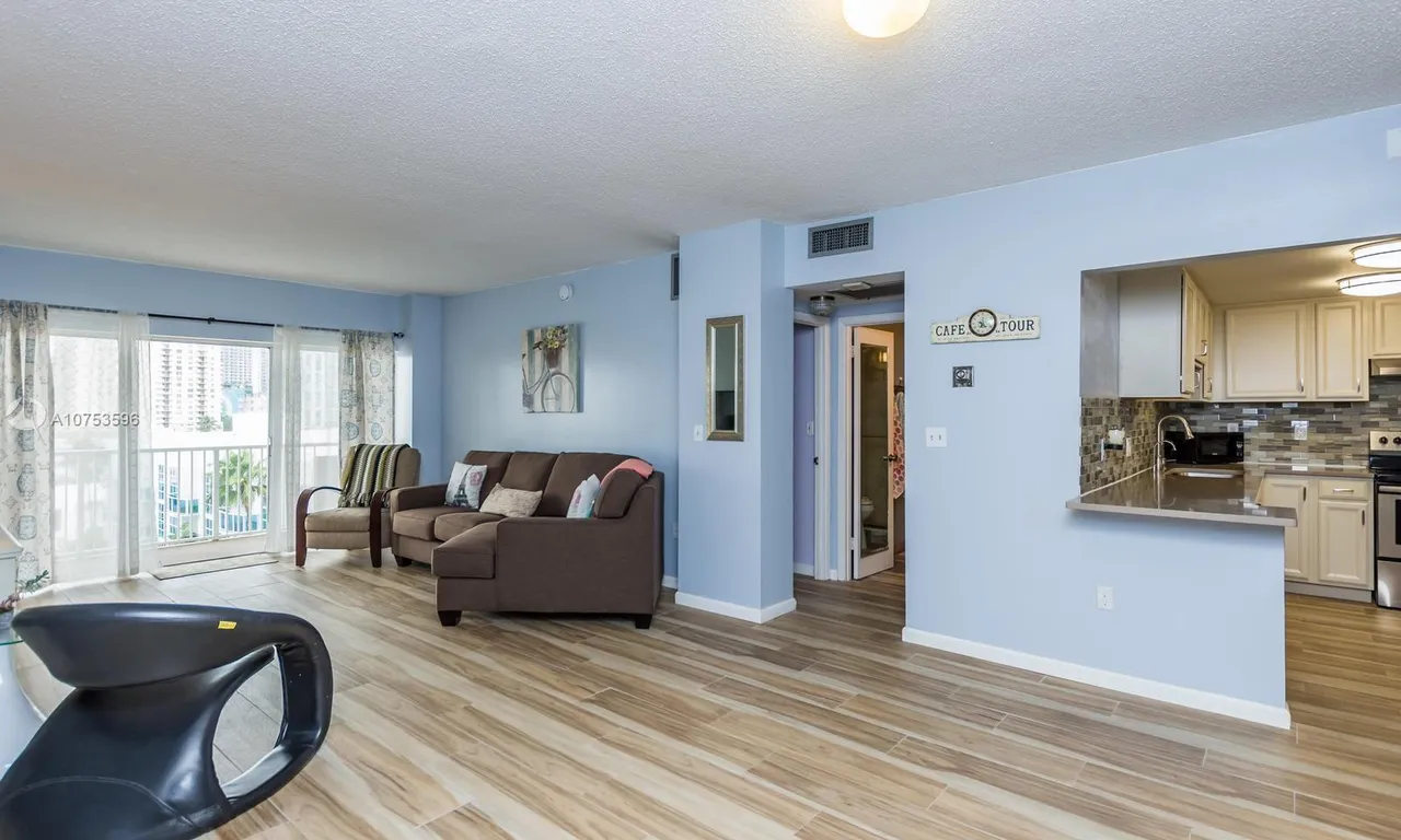 1 bedroom 1 bath for sale at 1965 S Ocean Dr # 5Q, Hallandale Beach FL 33009